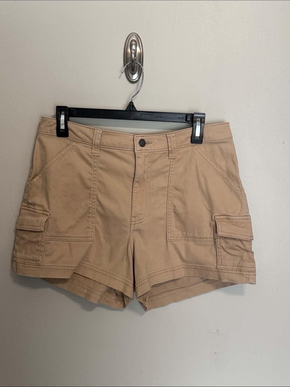 Hollister Tan Cargo Shorts with Side Pockets